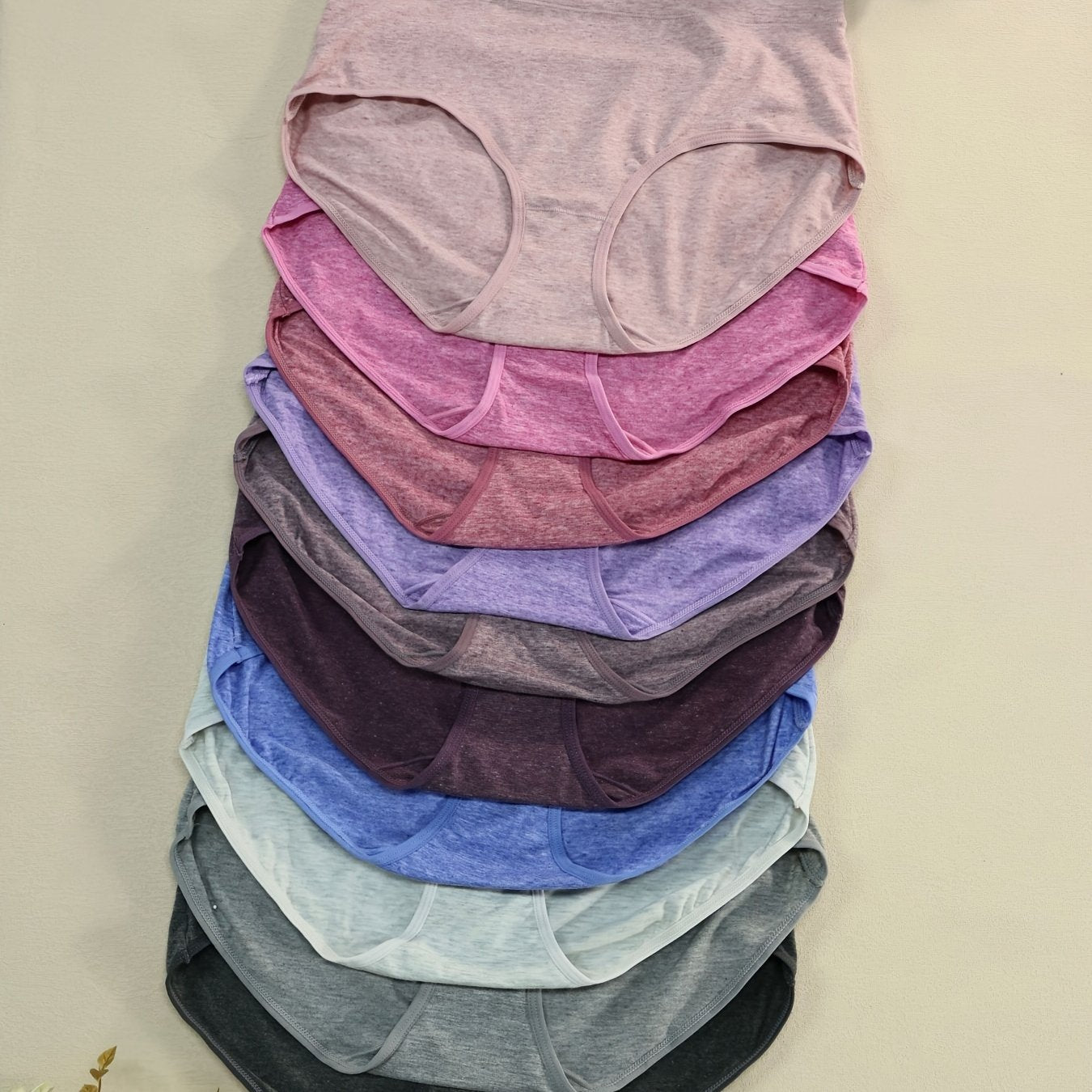 Seamless Women's Briefs, Ideal for Yoga, Fitness & Daily Wear