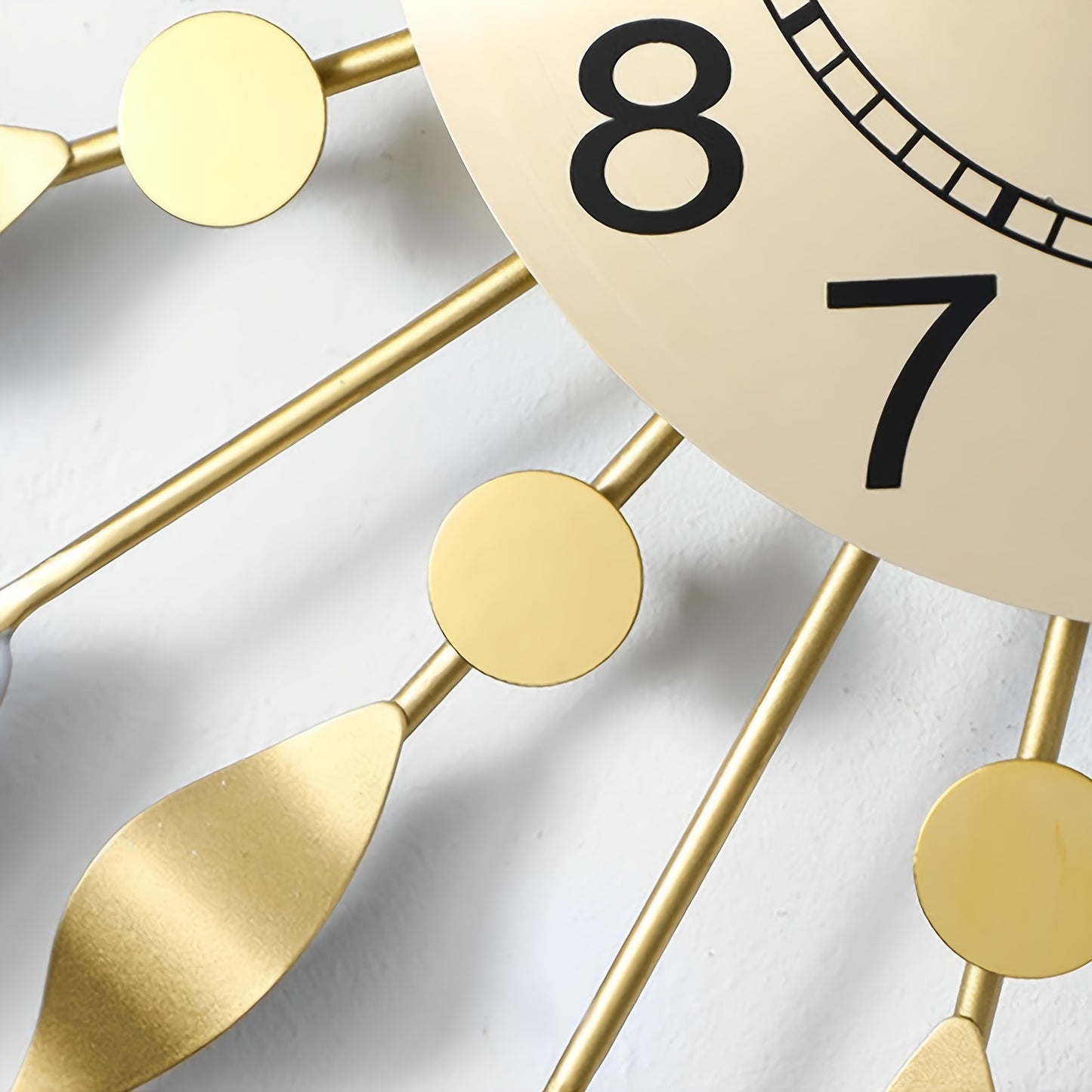 Light Luxury Medieval Silent Ticking Clock Large Metal Wall Clock Decoration Modern Home Decor for Living Room Bedroom Dining Room Office