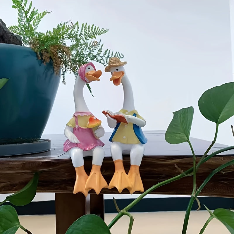 Decorative Hand-Painted Resin Duck Couple Figurines for Indoor Outdoor Decor